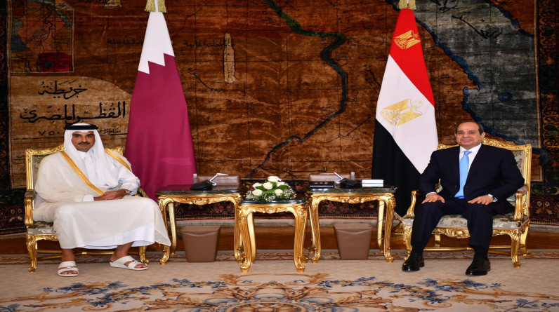 أمير قطر والسيسي يتناولان تطوير العلاقات الثنائية وقضايا دولية